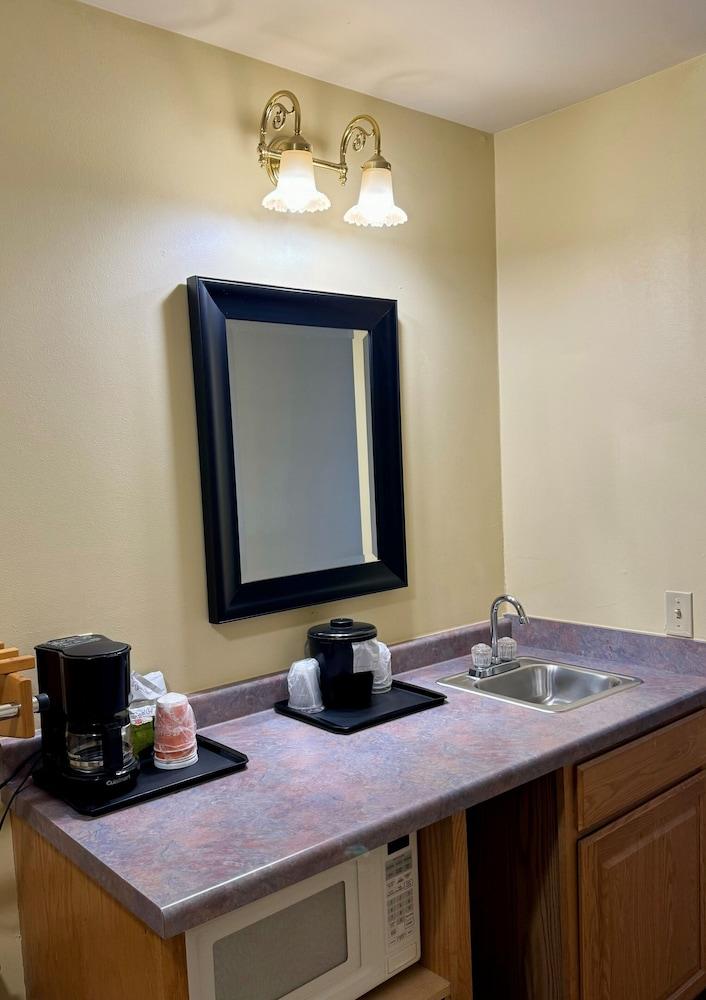 Country Inn & Suites Rochester South Mayo Clinic photo 6