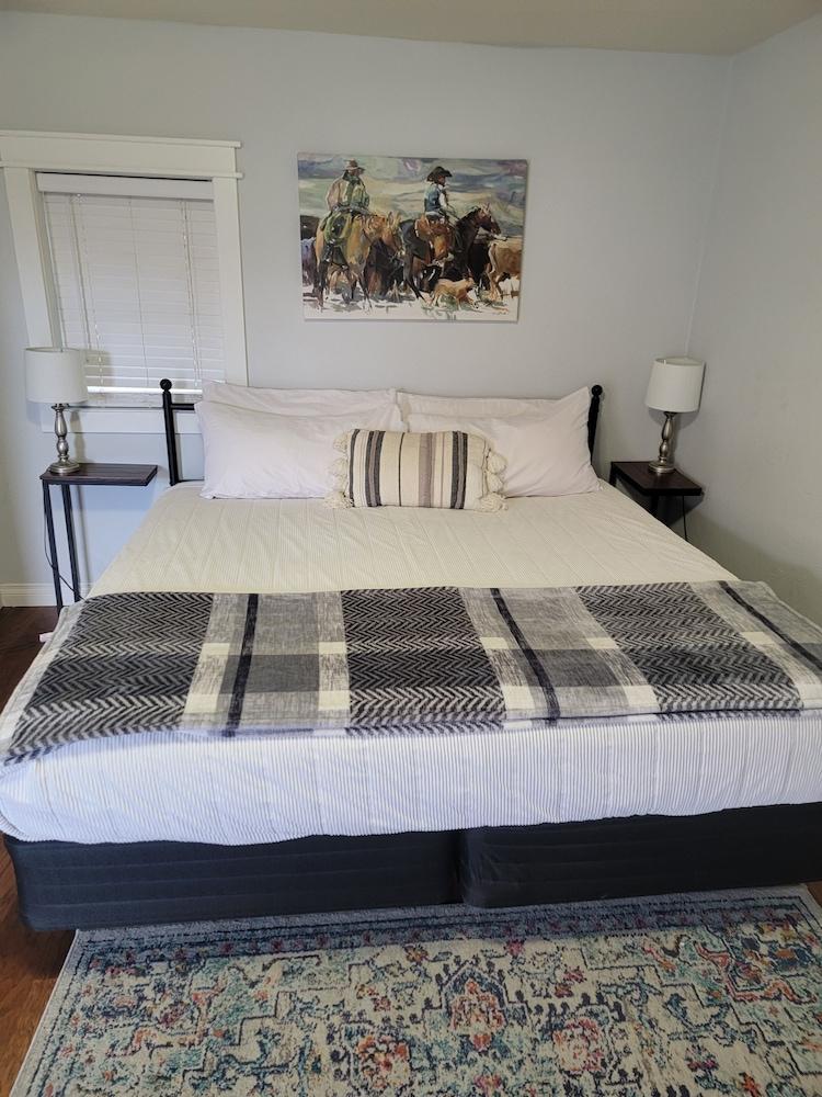 Angler Village Inn photo 7