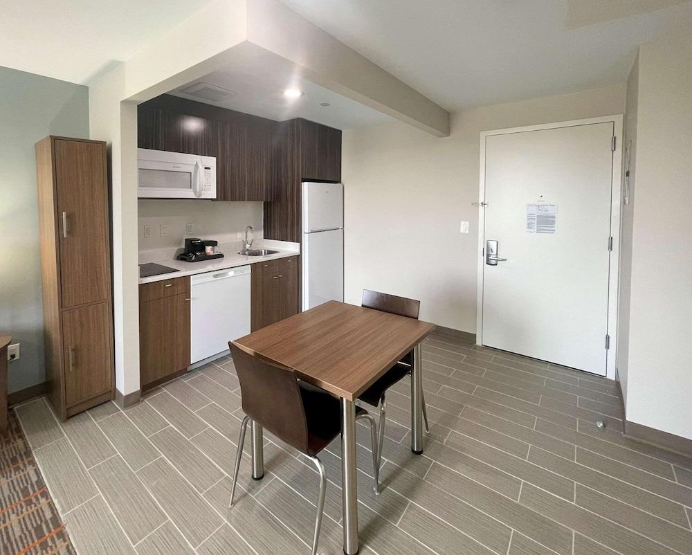 MainStay Suites Bronx - Belmont photo 15