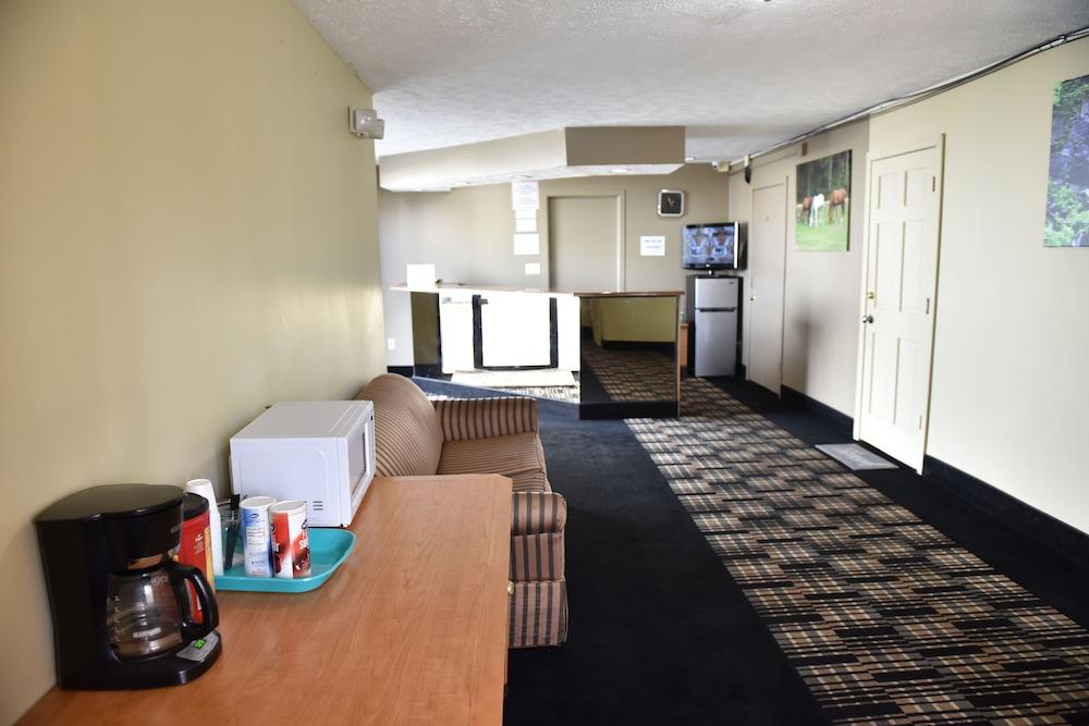 Key West Inn Hobart photo 17