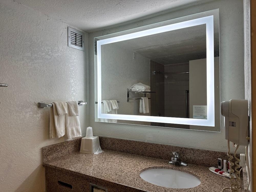 Moonlight Inn Hotel O Hattiesburg, MS photo 6