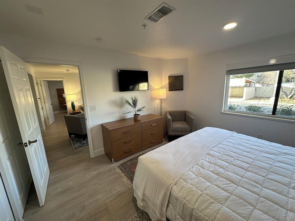 B&J HOTELS photo 7