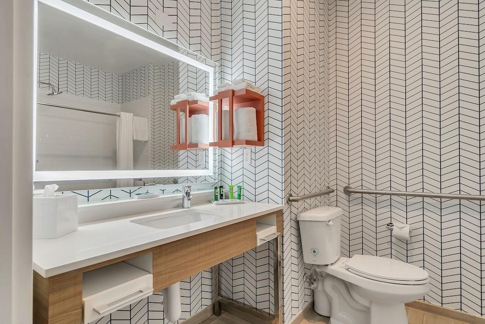 Holiday Inn Express and Suites Destin Miramar Beach by IHG photo 29