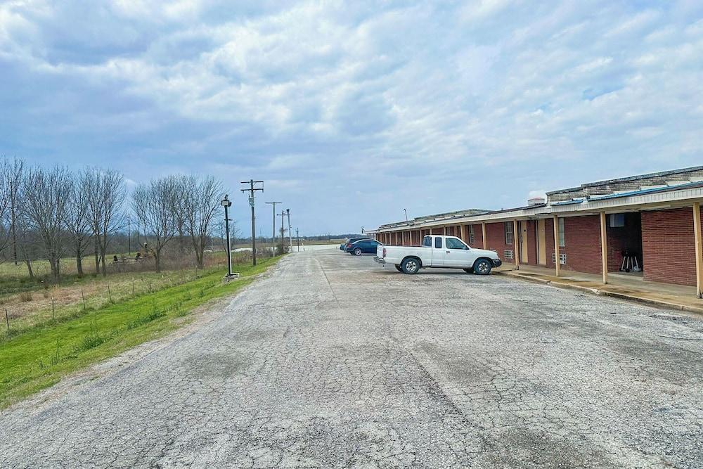 Shamrock Kings Inn By Oyo Marked Tree I-555 photo 97