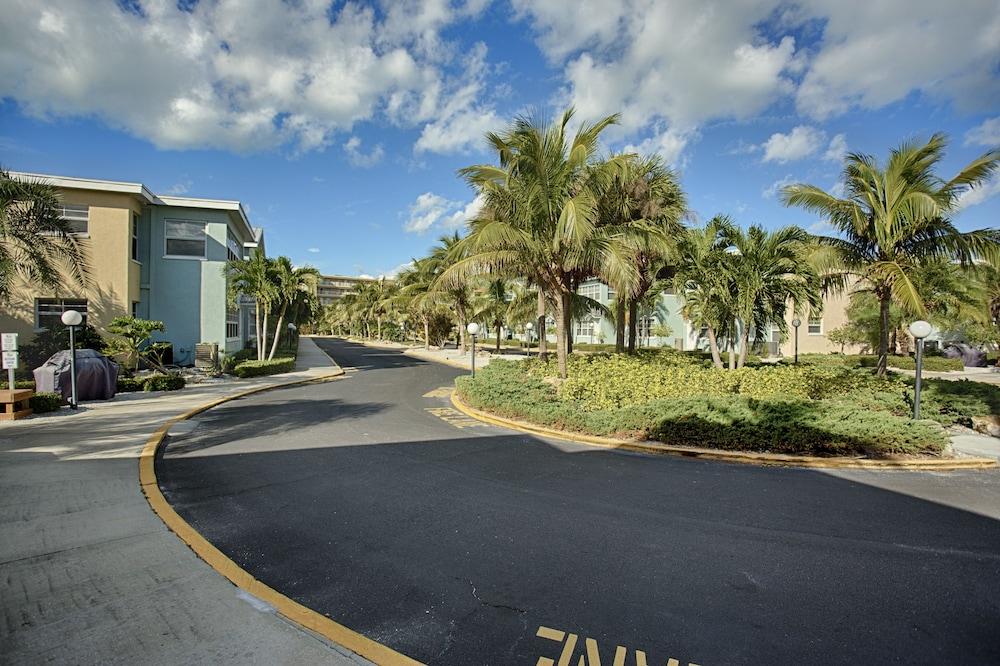 Barefoot Beach Resort photo 16