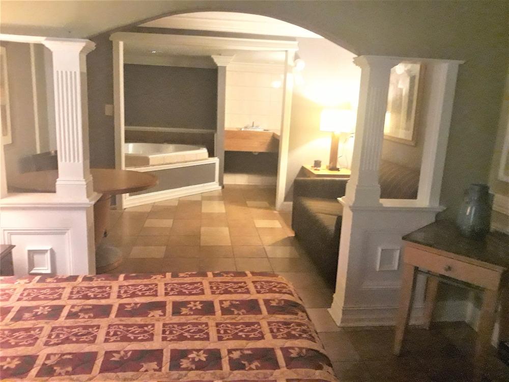 Madison Inn and Suites photo 57