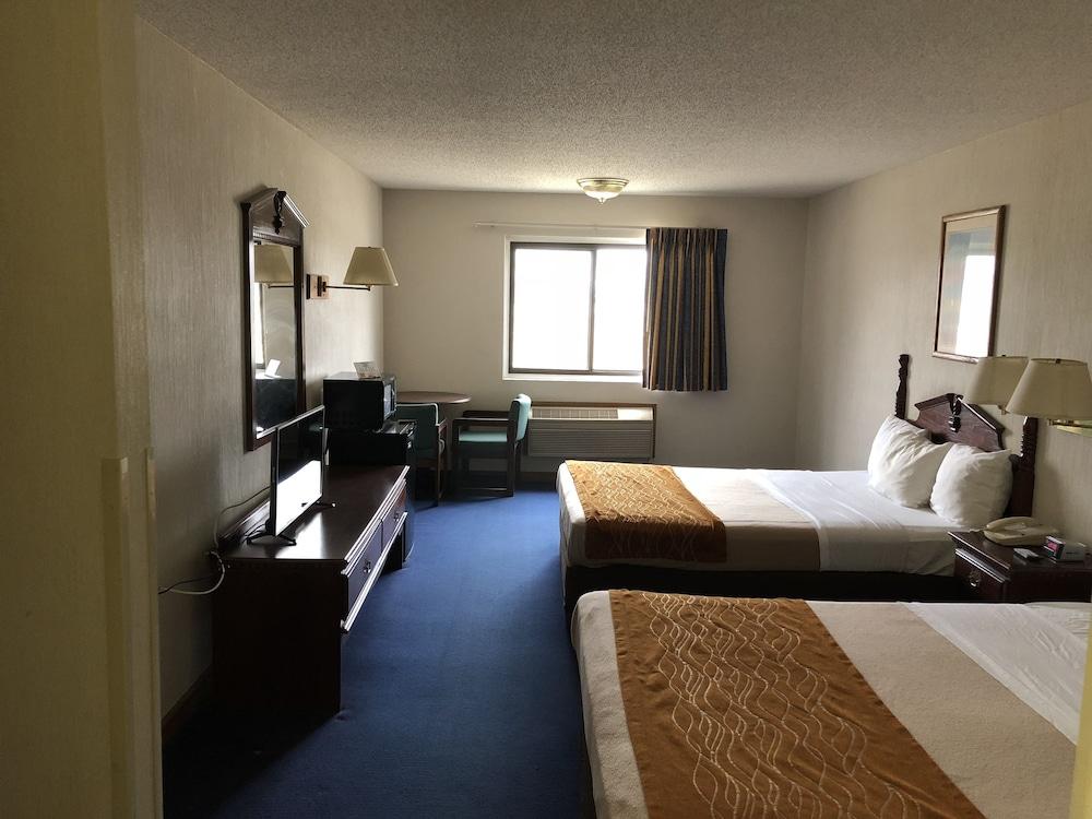 Denison Inn & Suites photo 11