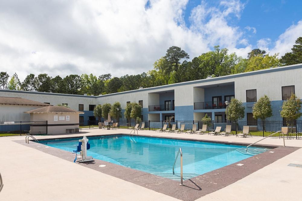 Cottonwood Suites Savannah Hotel & Conference Center photo 17