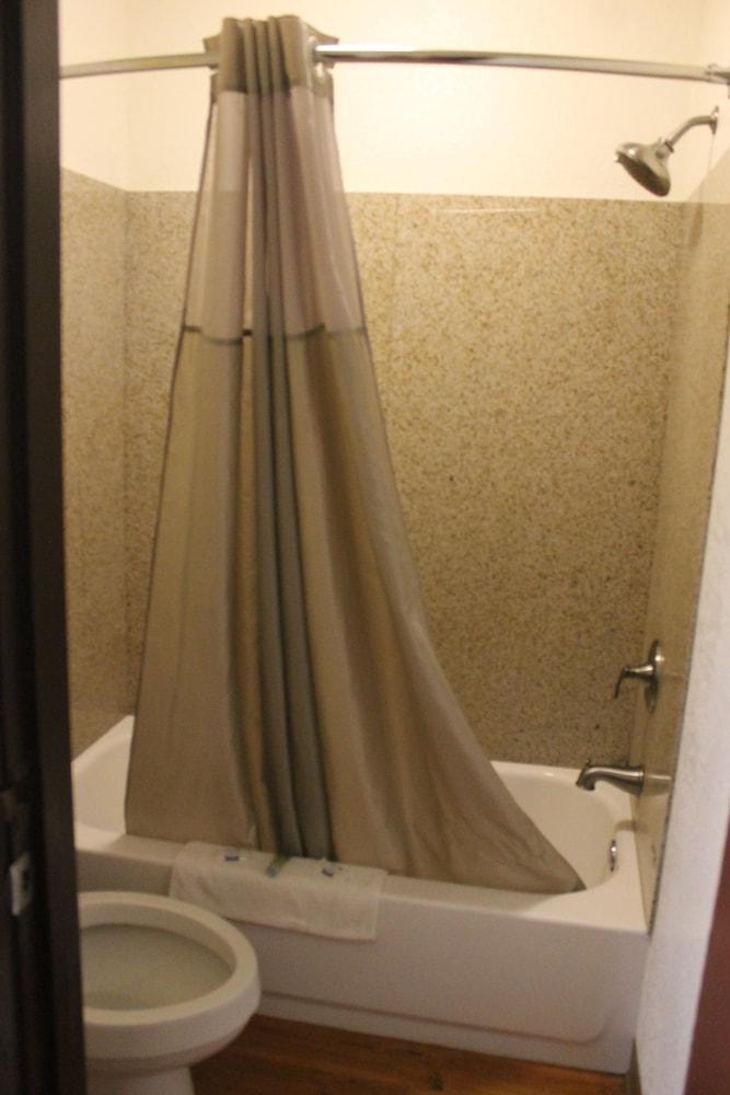 Quality Inn Ponca City photo 10
