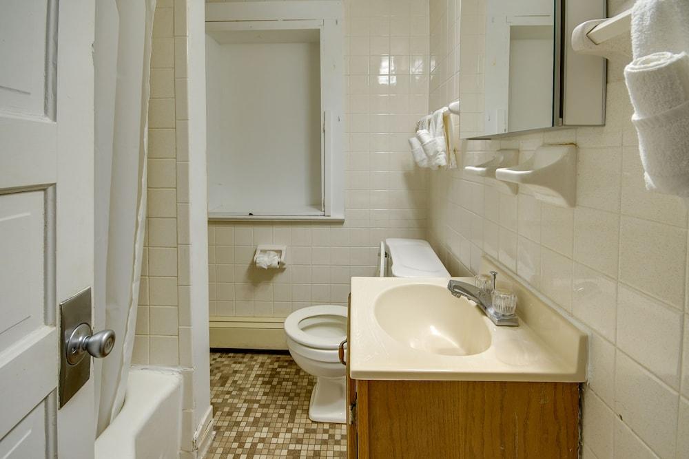 Majestic Hotel & Apartments photo 2
