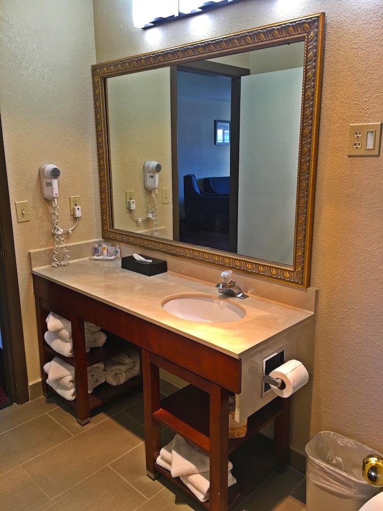 Comfort Inn & Suites Klamath Falls photo 74