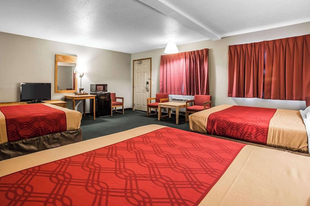 Econo Lodge photo 5