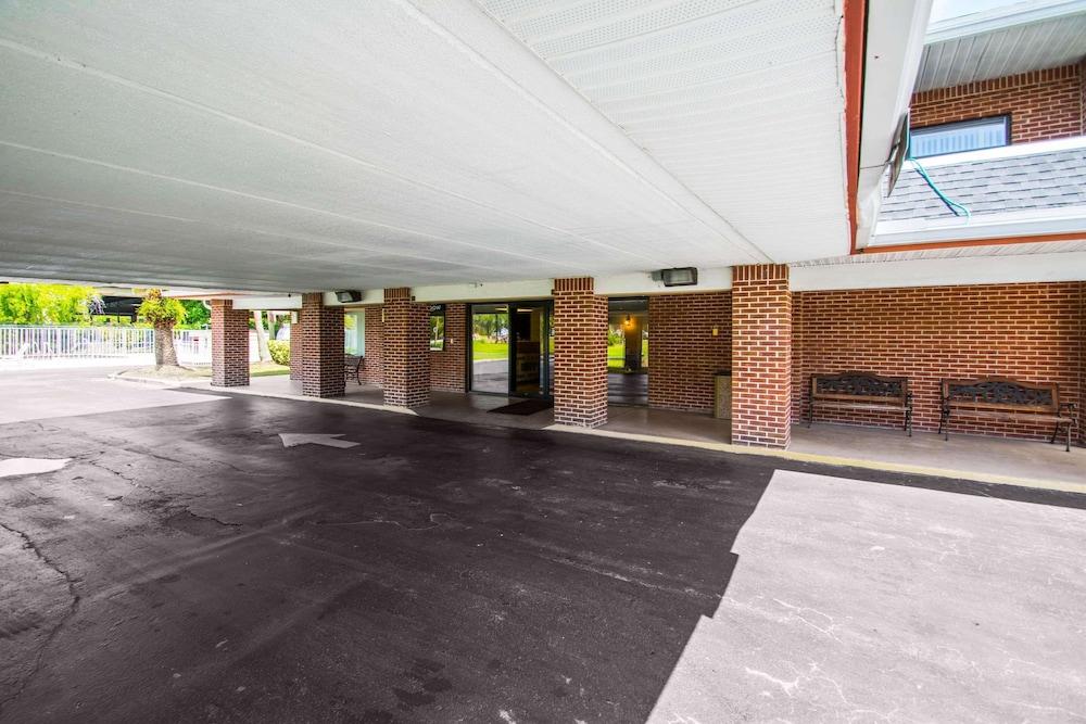 SureStay by Best Western Jacksonville Airport photo 48