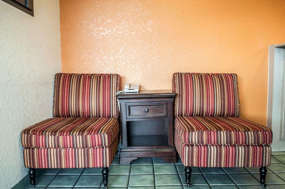Rodeway Inn Albuquerque West photo 8