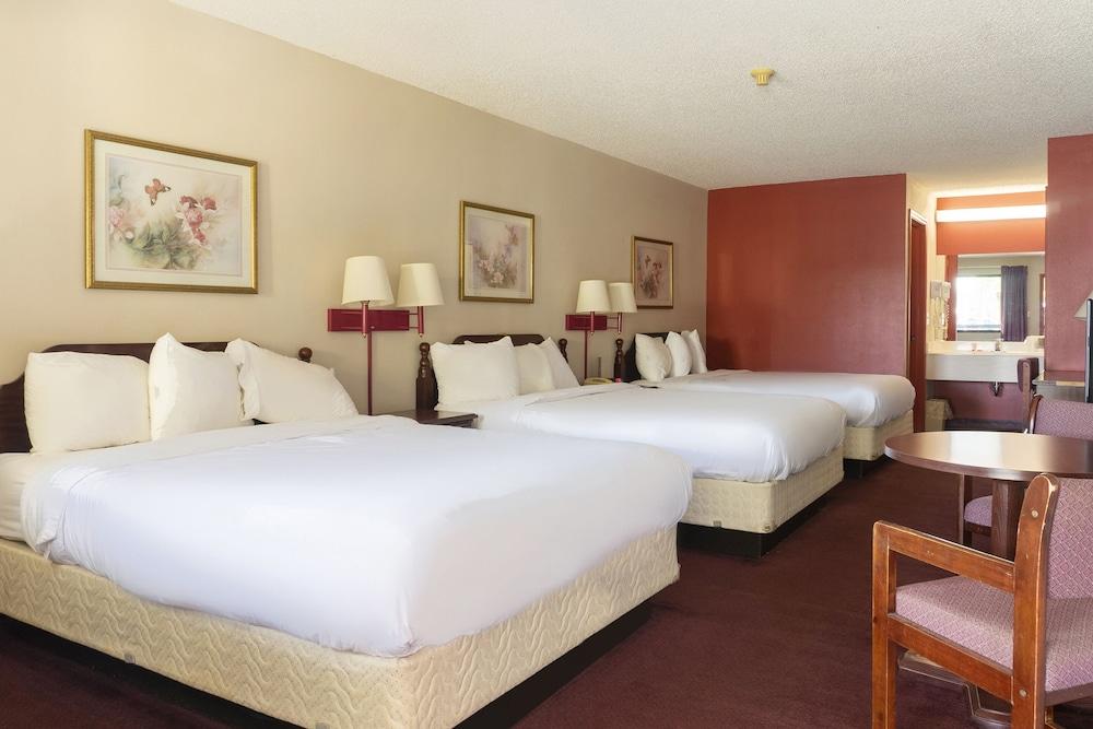 Days Inn by Wyndham Adairsville photo 11