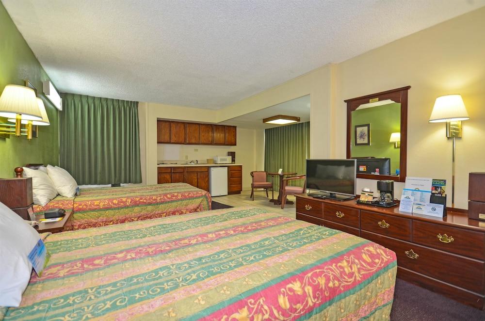 Days Inn by Wyndham Southern Hills/ORU photo 36