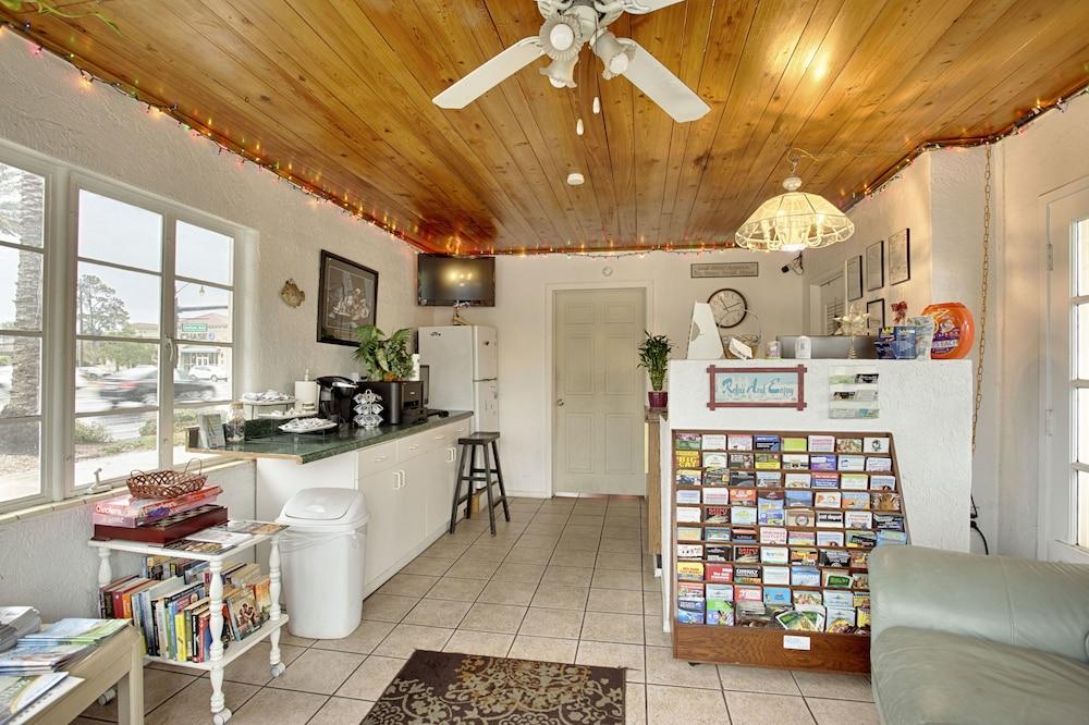 Island Breeze Inn photo 28