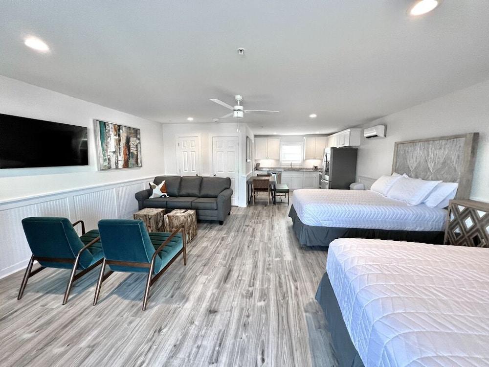 Saltwater Suites photo 26