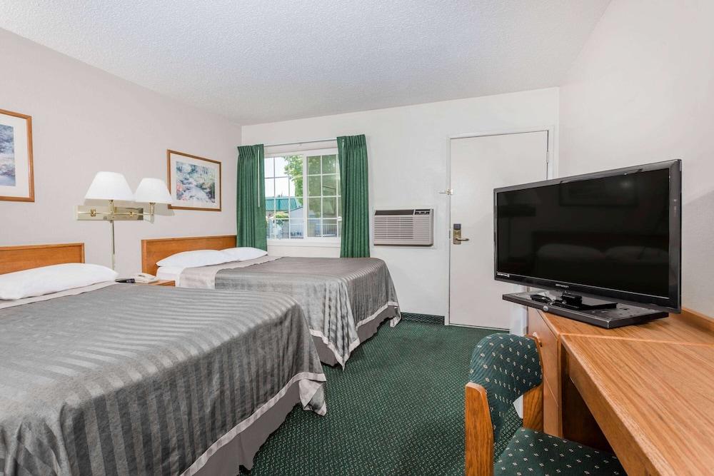 Travelodge by Wyndham Grants Pass photo 9
