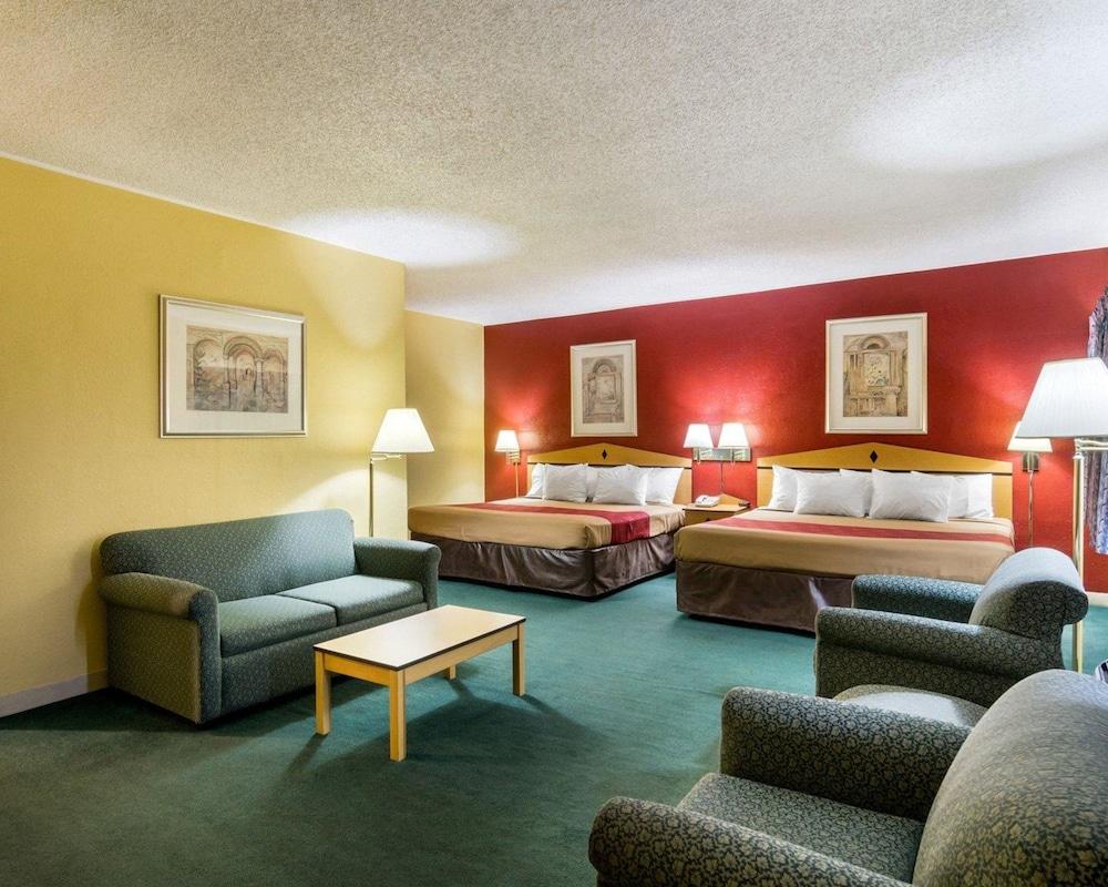 Meadow Acres Inn photo 18