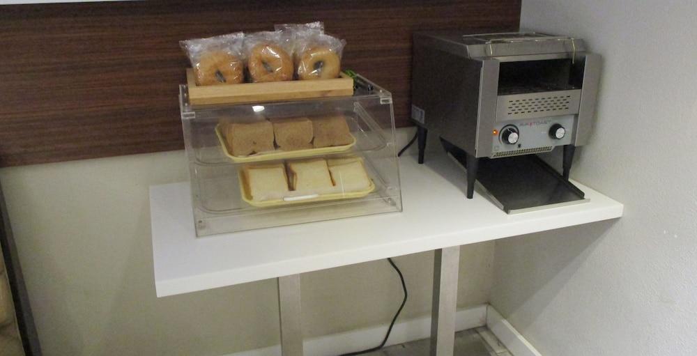 Quality Inn & Suites Kissimmee by The Lake photo 60