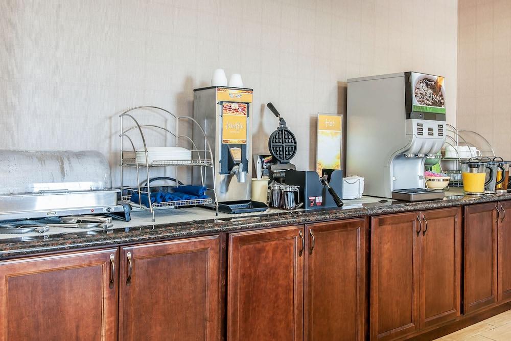 Quality Inn Findlay photo 8