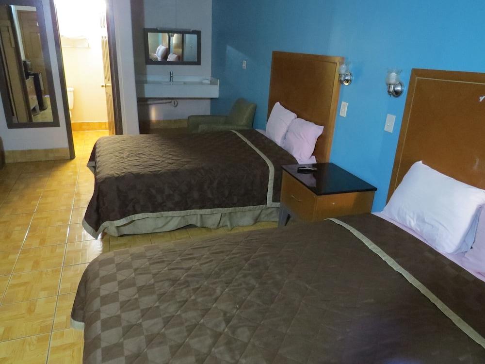 Executive Inn and Suites photo 30