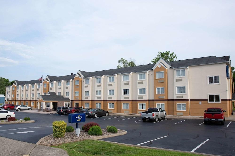 Microtel Inn & Suites by Wyndham Charleston WV photo 1