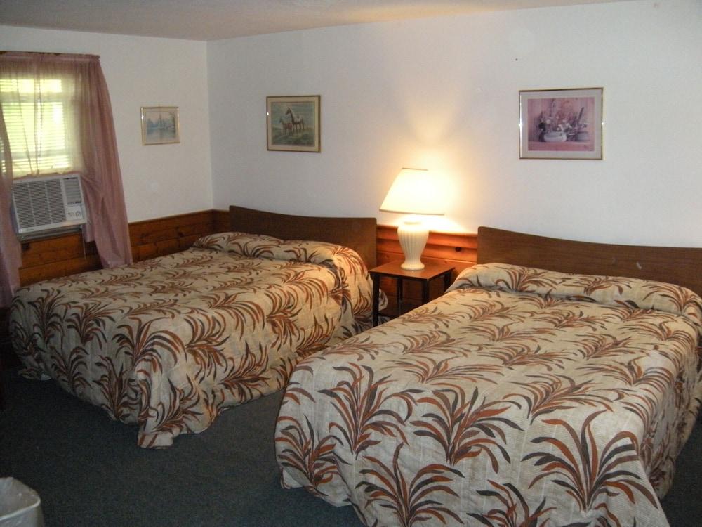 Bass River Motel photo 37