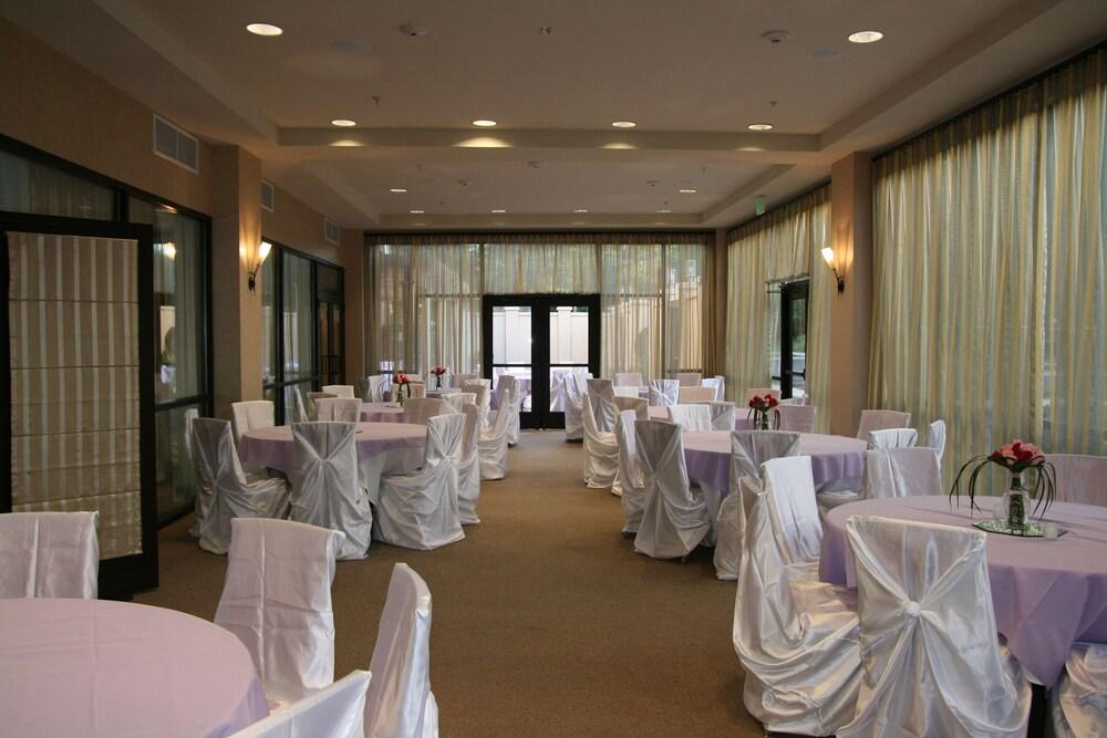 Hampton Inn Jacksonville-Anniston Area photo 60