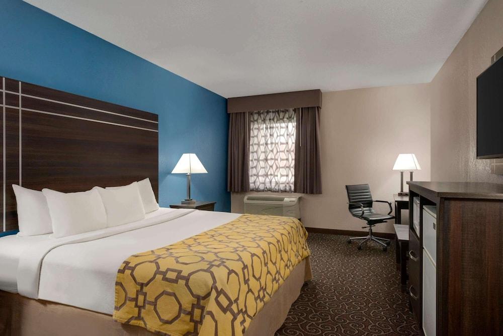 Baymont by Wyndham Muncie Near Ball State University photo 68