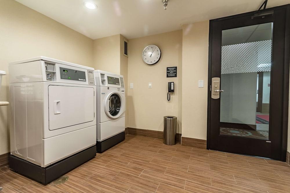Hampton Inn Winchester-University/Mall Area photo 27