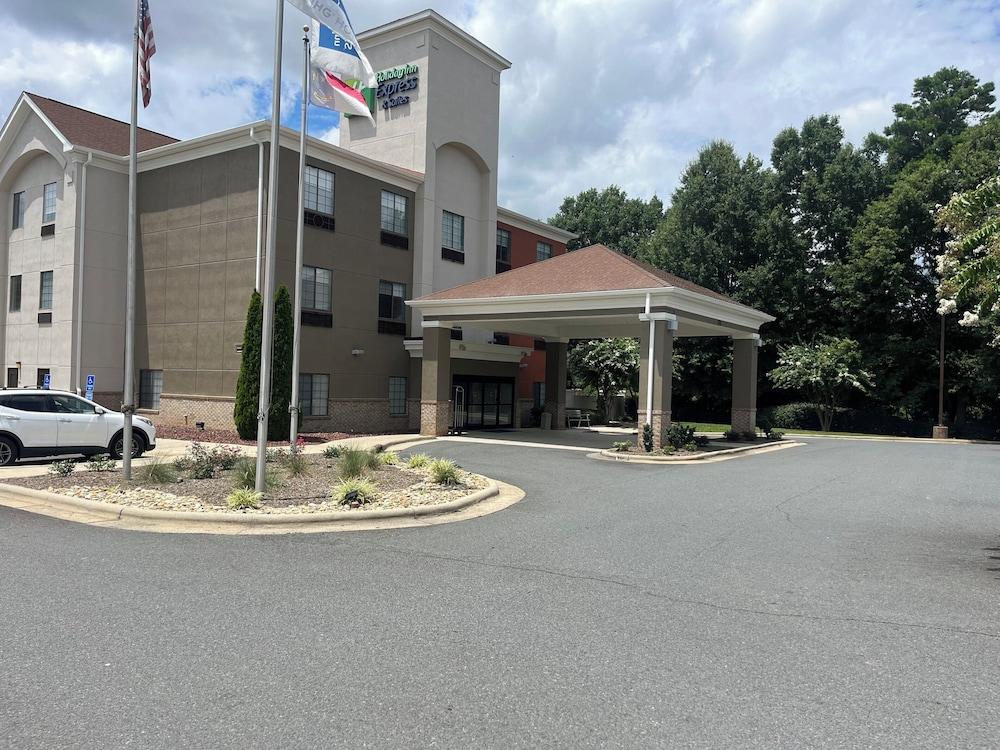 Holiday Inn Express & Suites Albermarle by IHG photo 24