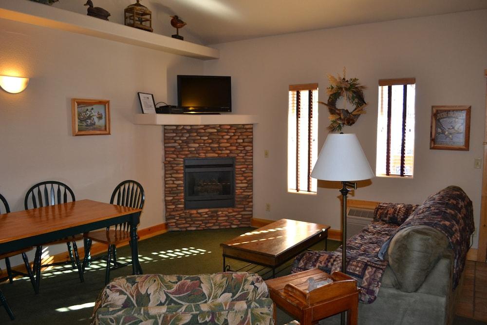Eagle Fire Lodge & Cabins photo 8