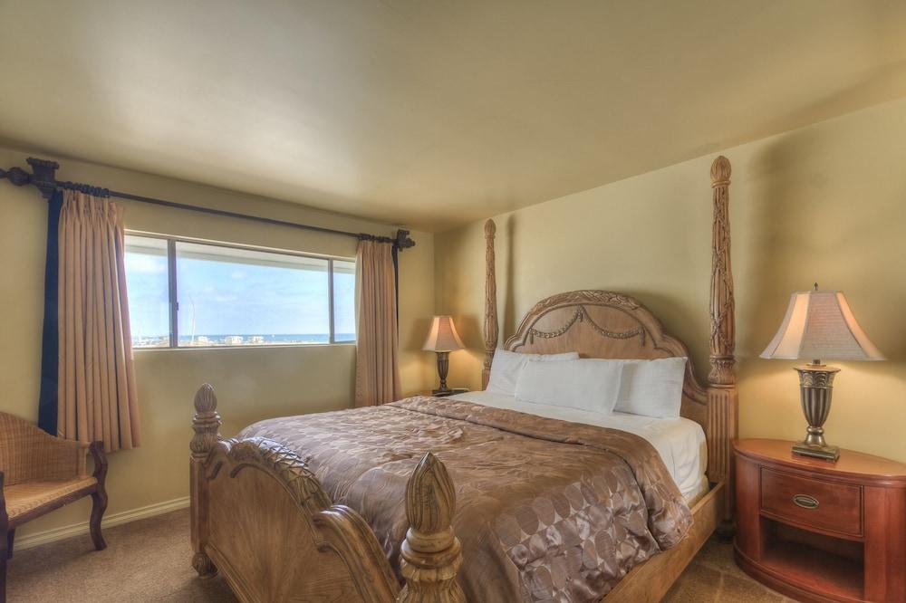 Oceanside Marina Suites photo 7