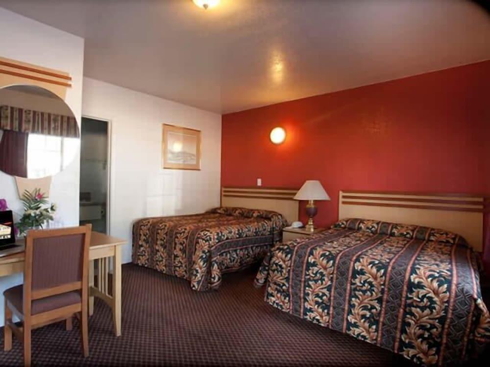 Palace Inn Oxnard photo 15
