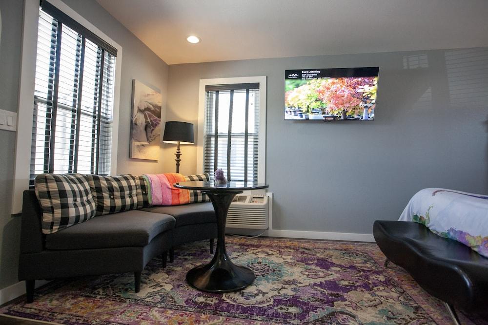 EO Bungalows – Adults Only photo 11