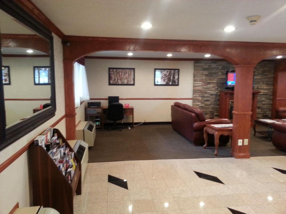 Days Inn & Suites by Wyndham Monroe photo 2