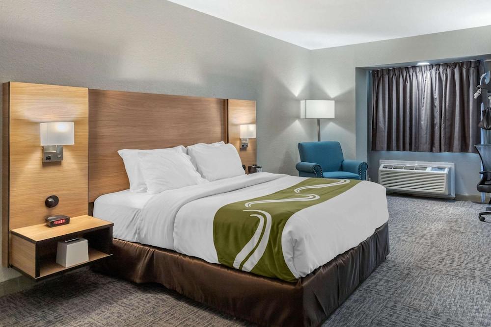 Days Inn by Wyndham San Antonio Downtown photo 9