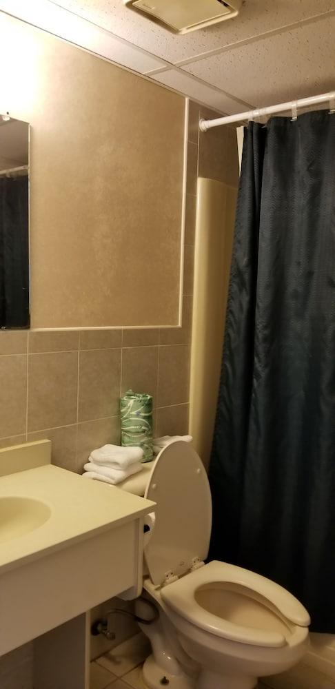 Bay Breeze Motel photo 8
