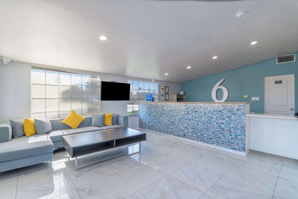Studio 6 Suites Madera, California - Yosemite photo 2