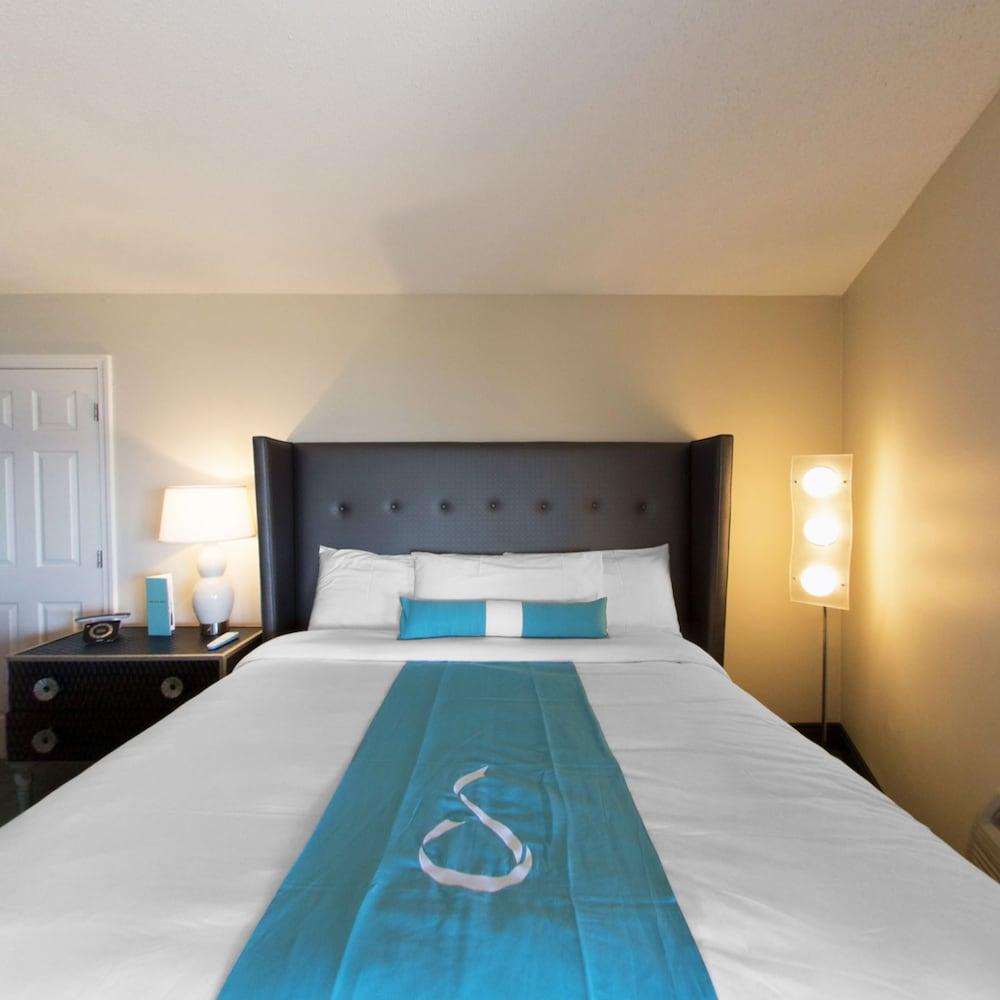 Aqua Blue Hotel photo 12