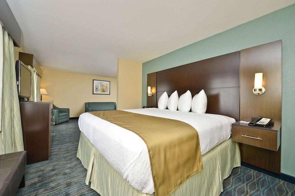 Baymont by Wyndham Marion, OH photo 7