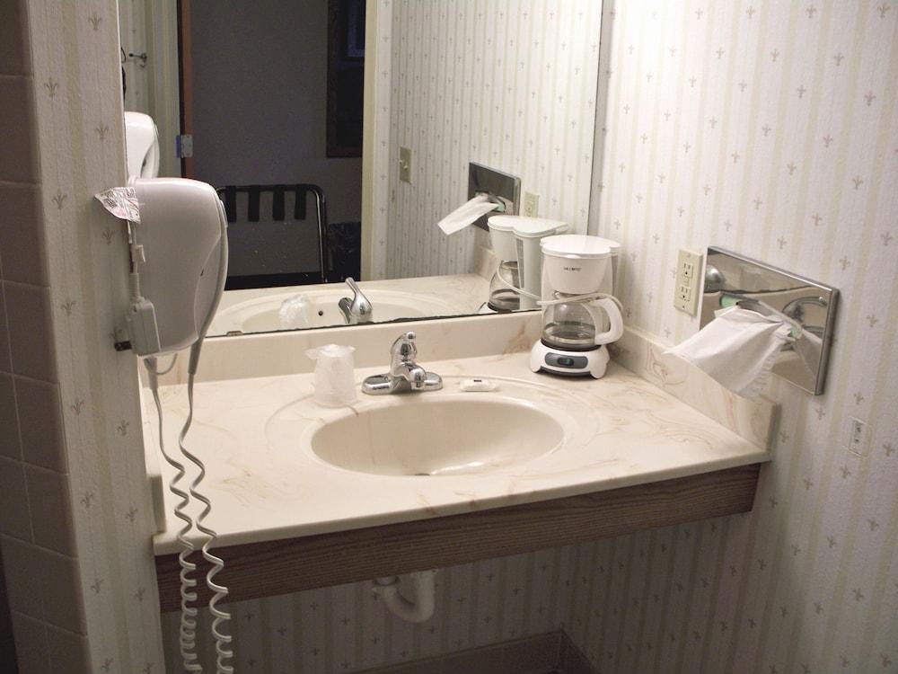 Country Inn Deerwood photo 47