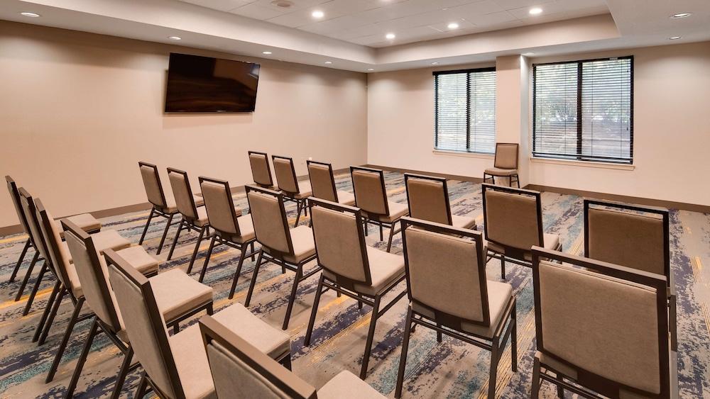 Best Western Plus Augusta North Inn & Suites photo 22
