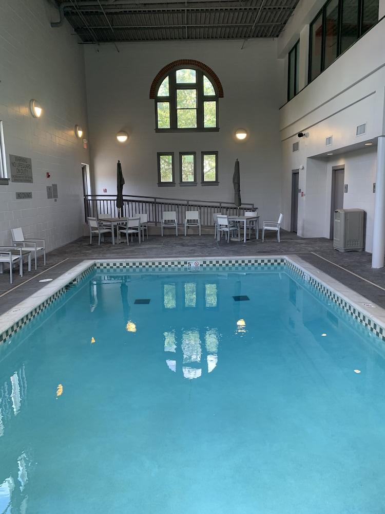 Country Inn & Suites by Radisson, St. Charles Historic District photo 23