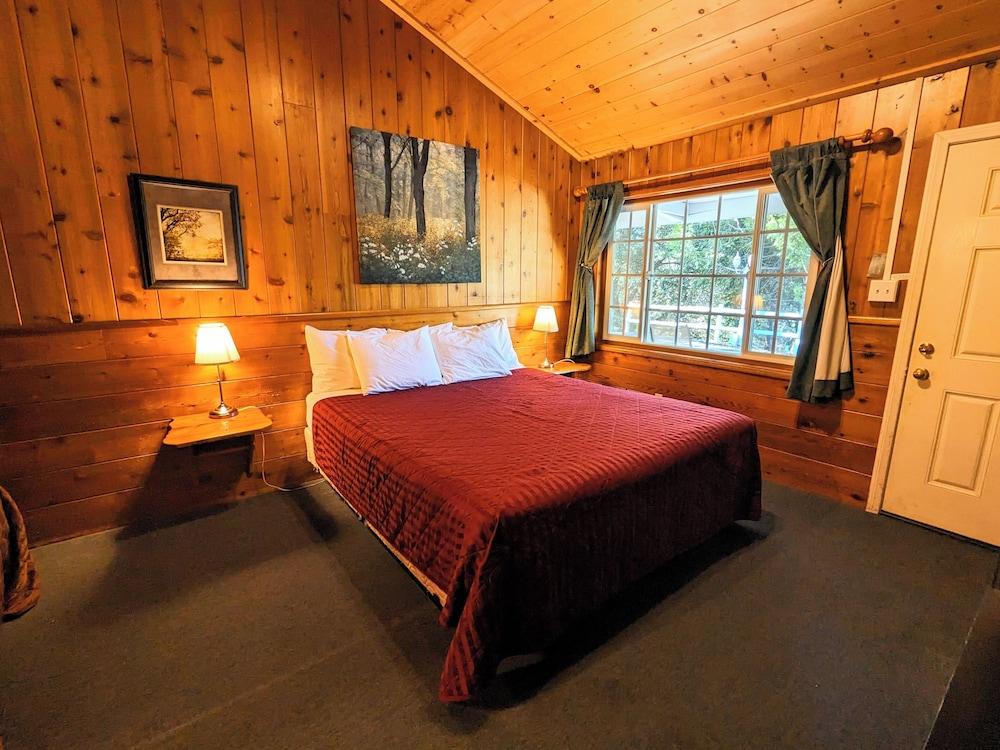Bluebird Cottage Inn photo 21