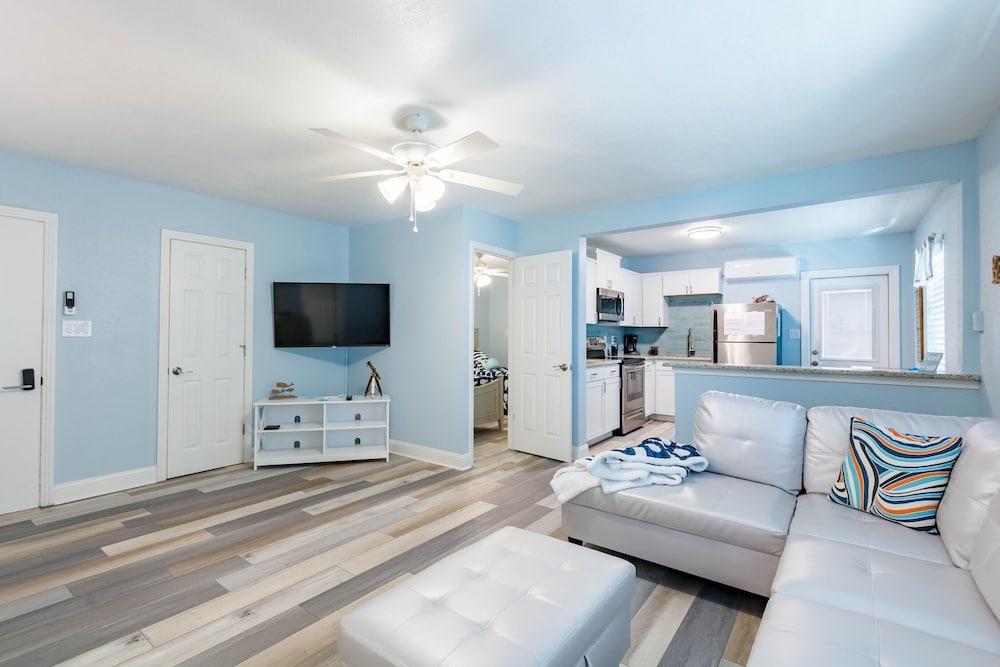 Upham Beach Inn photo 41