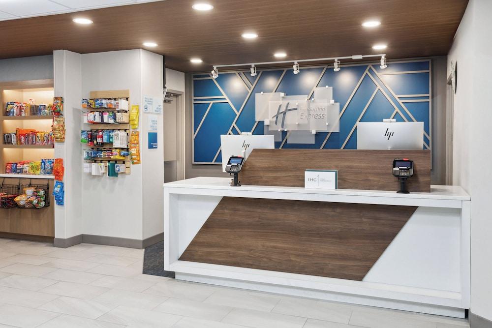 Holiday Inn Express Cleveland Airport - Brookpark by IHG photo 48