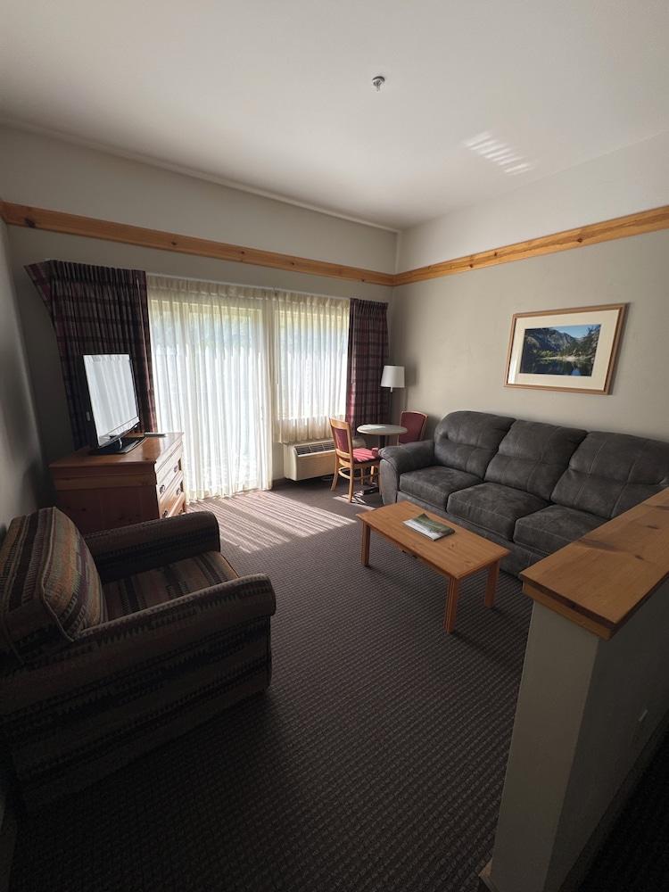 Salmon Rapids Lodge photo 53